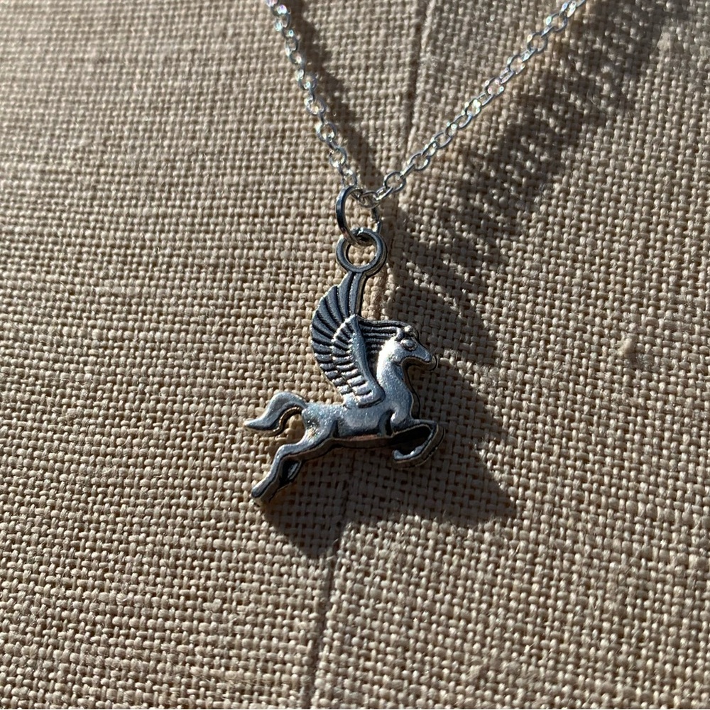 NWT Sterling Silver Plated Chain & Pegasus Horse Alloy Metal Charm Necklace - Picture 8 of 13